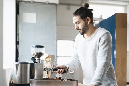 Bukan Masalah Pengalaman, Ini Alasan Kenapa Harus Punya Mesin Kopi Rumahan!