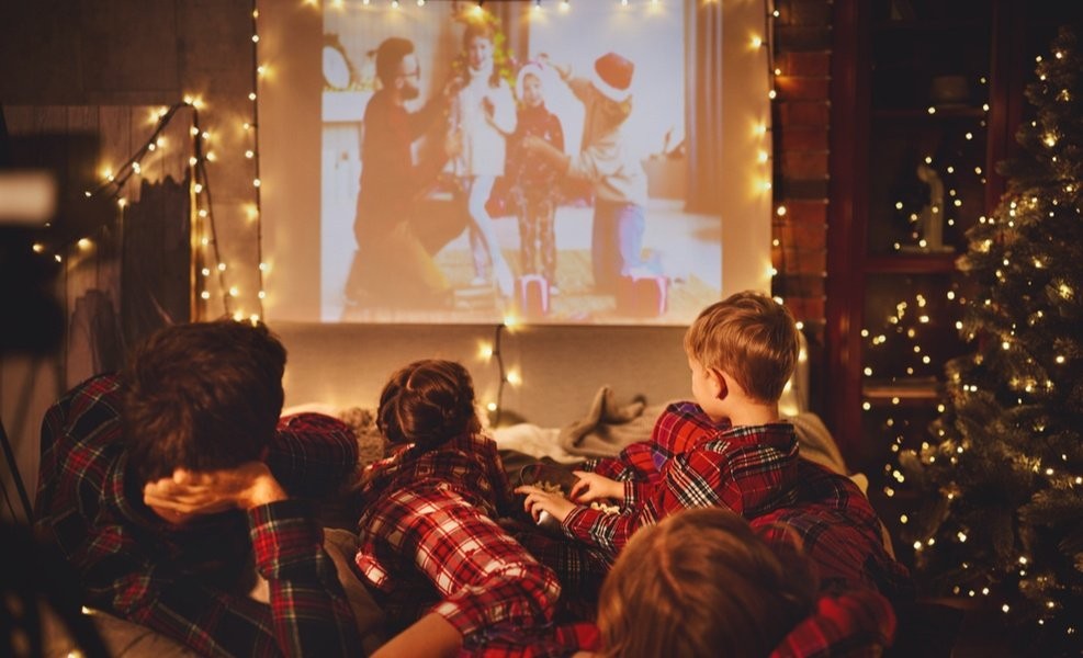 Menikmati Malam Hangat  dengan 5 Film Natal Rilisan Netflix